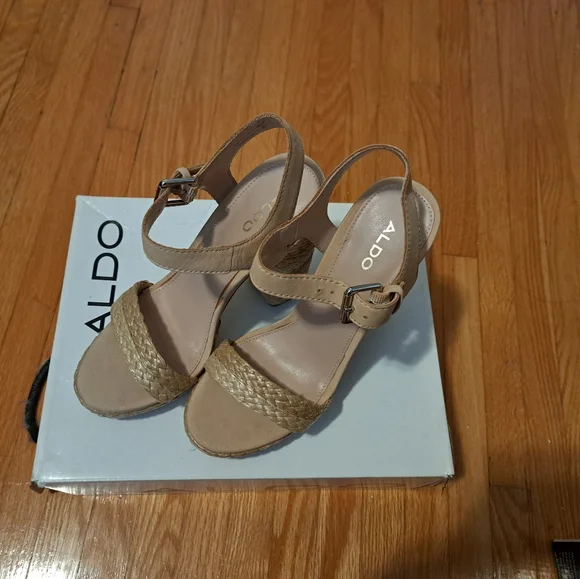 Sandals - Picture 4 of 5